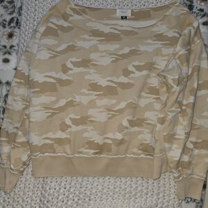 American Eagle Beige and Cream Camo Crewneck